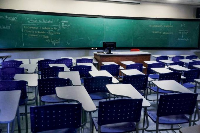 Datafolha: 76% dos brasileiros querem que escolas continuem fechadas