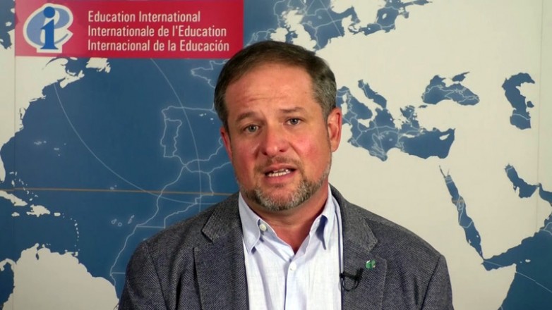 Educação mundial na pandemia é analizada por David Edwards