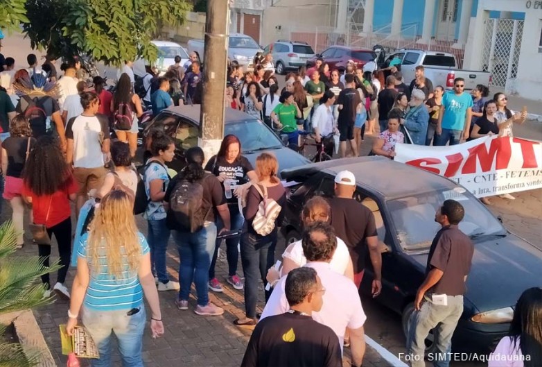 SIMTED Aquidauana volta as ruas em em defesa da educação e contra reforma da Previdência