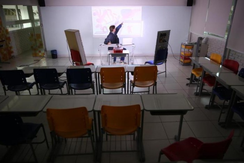 Universidades públicas suspendem aulas virtuais em meio ao coronavírus